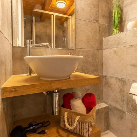 Waeschhuesli Near Interlaken, Grindelwald And Lauterbrunnen Chalet *