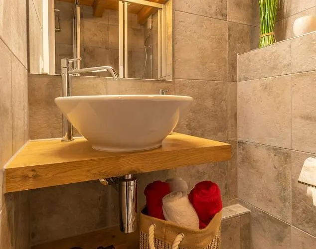 Waeschhuesli Near Interlaken, Grindelwald And Lauterbrunnen Alpehytte *